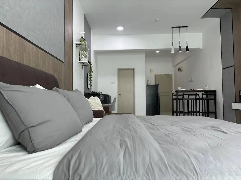Kontakte von Mount Austin #Akademik Suite Premium Style 1-2Pax